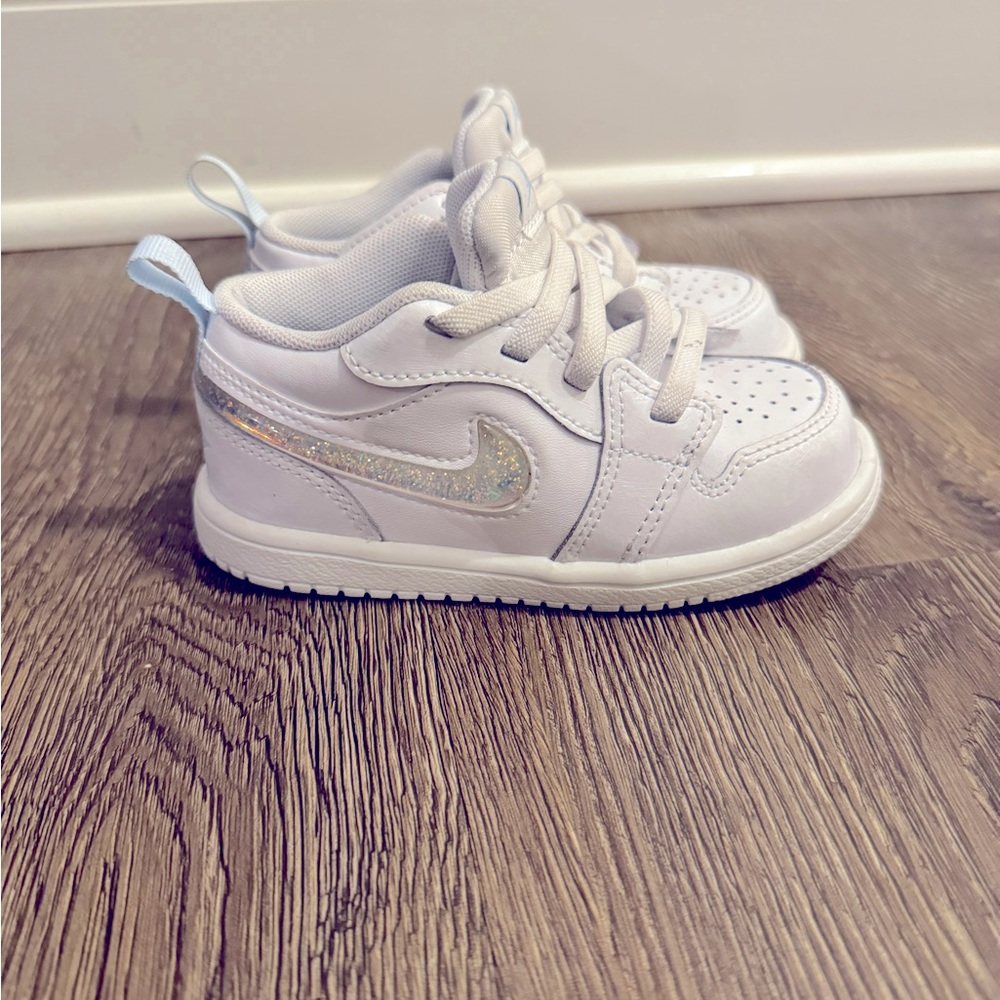 Nike Jordans 8c